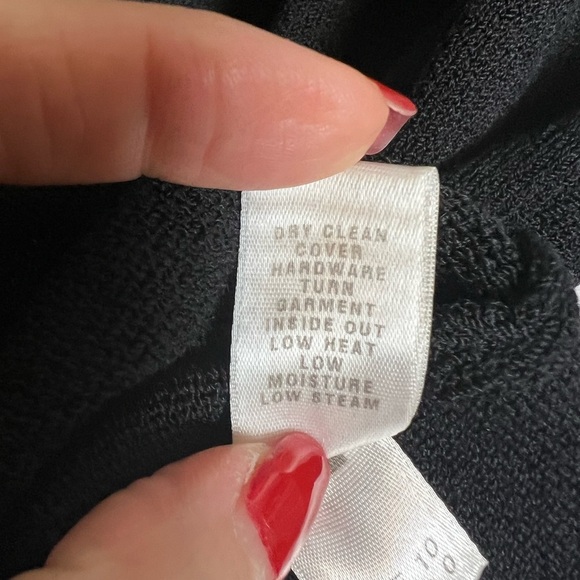 St. John Black and Cream Tank Top - Picture 5 of 7